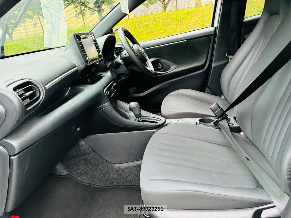 Toyota YARIS 2023-06 7892158-10