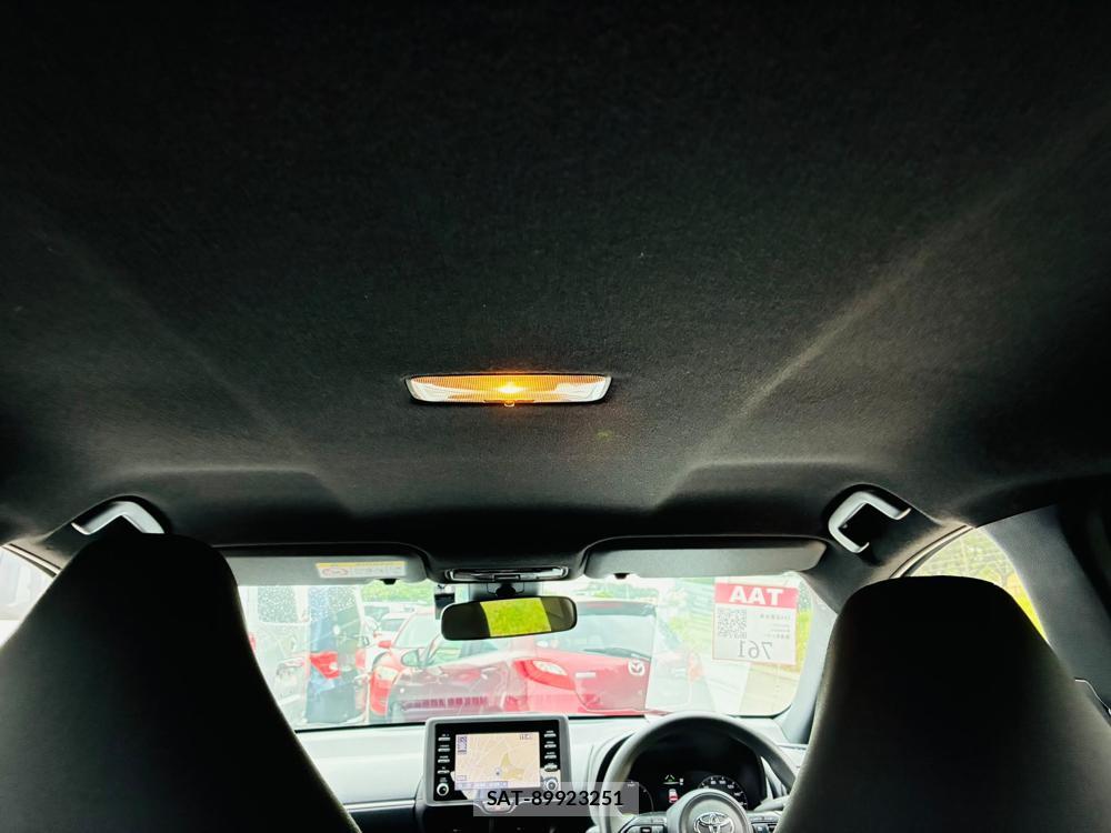 Toyota YARIS 2023-06 7892158-24