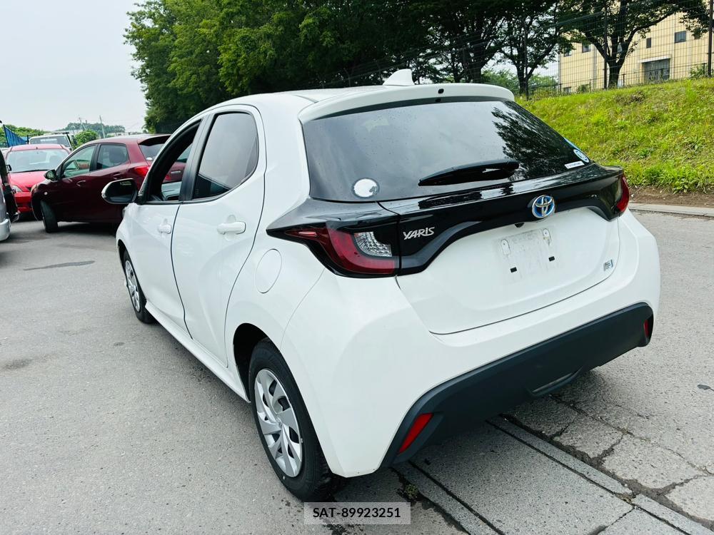 Toyota YARIS 2023-06 7892158-2