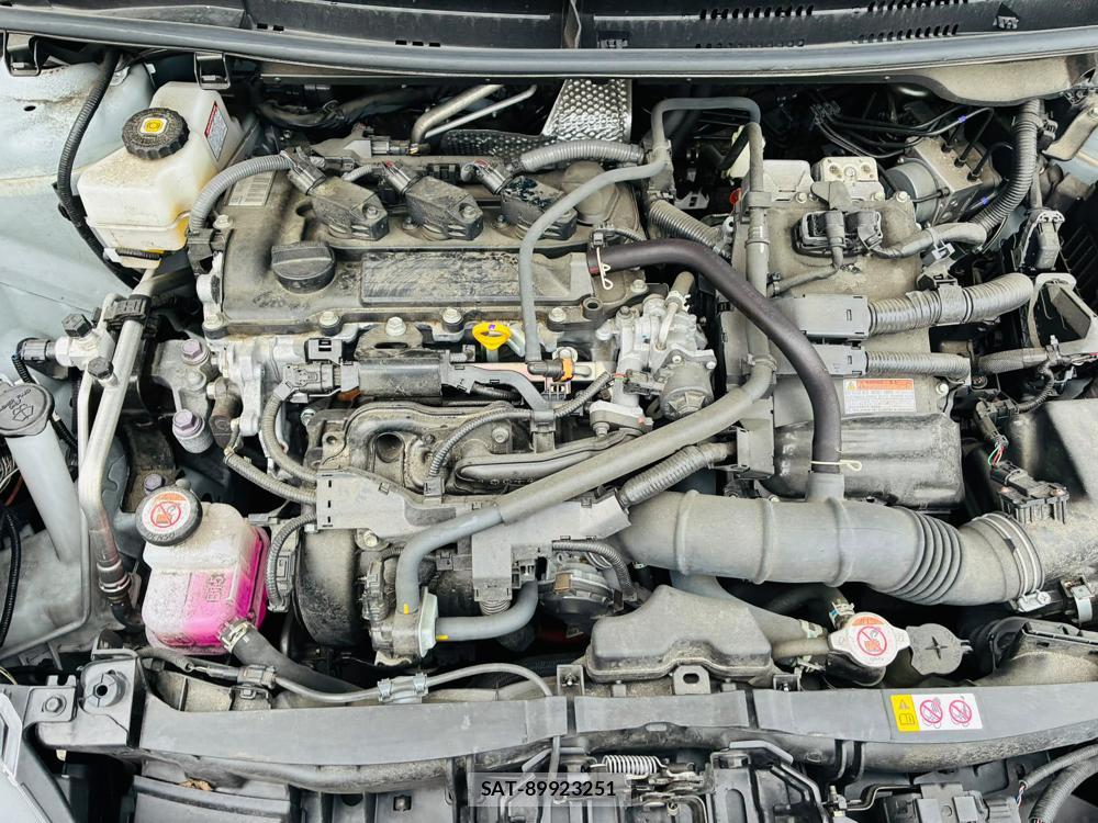 Toyota YARIS 2023-06 7892158-38