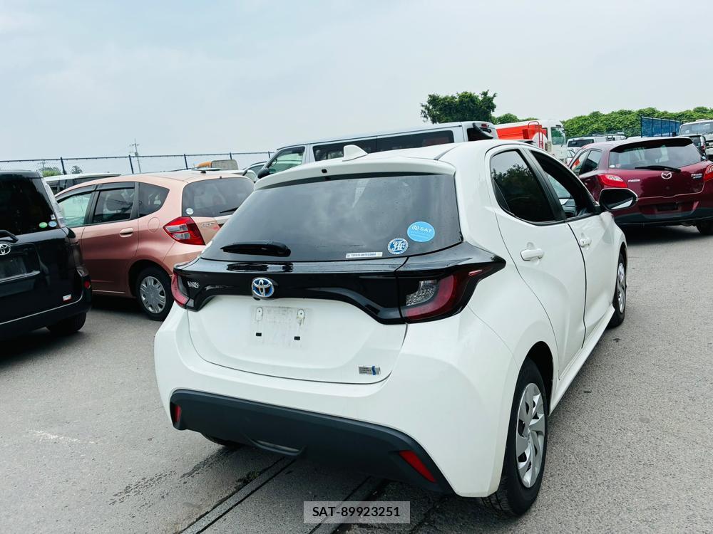 Toyota YARIS 2023-06 7892158-4