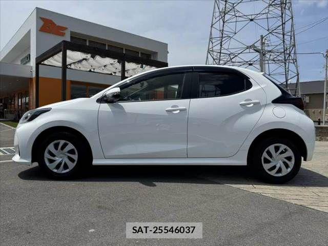 Toyota YARIS 2021-06 8039439-10