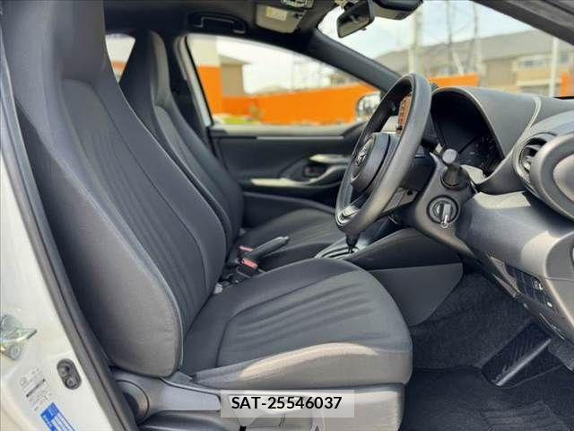 Toyota YARIS 2021-06 8039439-15