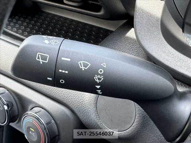 Toyota YARIS 2021-06 8039439-21