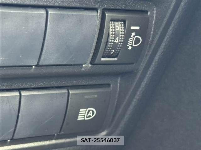 Toyota YARIS 2021-06 8039439-25
