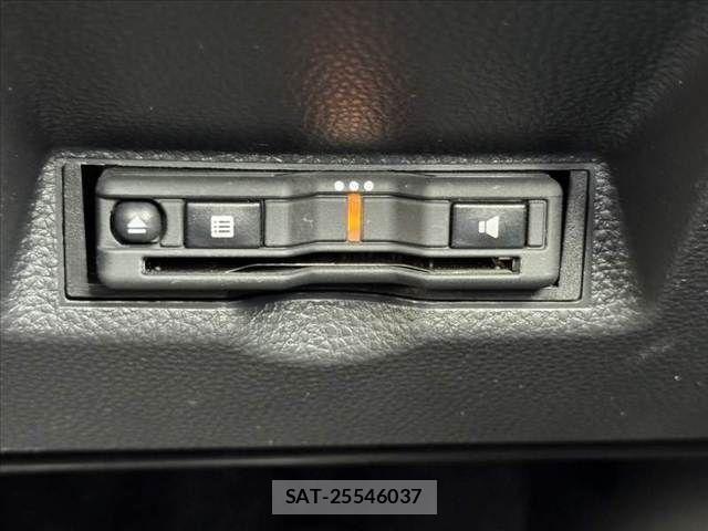 Toyota YARIS 2021-06 8039439-26