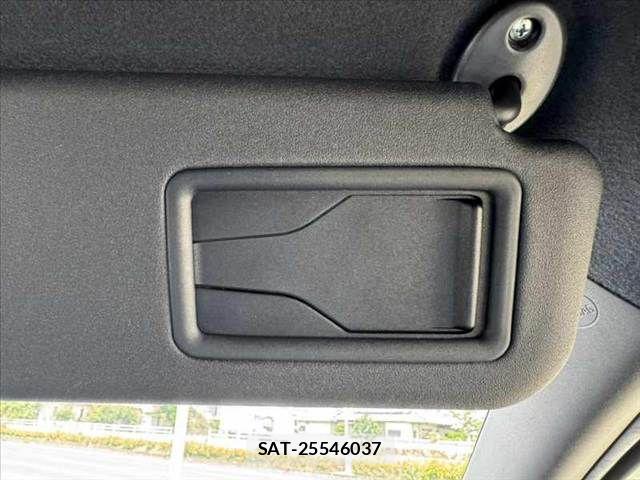Toyota YARIS 2021-06 8039439-29