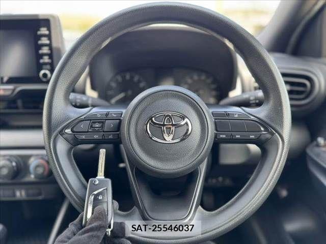 Toyota YARIS 2021-06 8039439-4