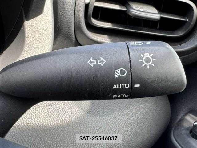 Toyota YARIS 2021-06 8039439-5