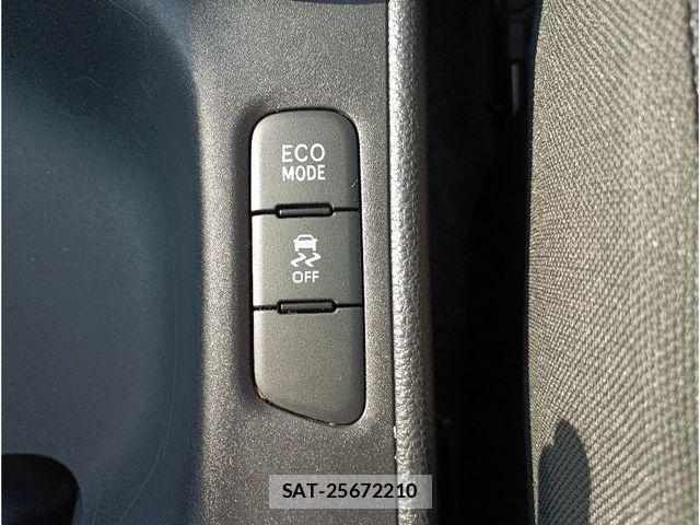 Toyota YARIS 2022-08 8039440-17