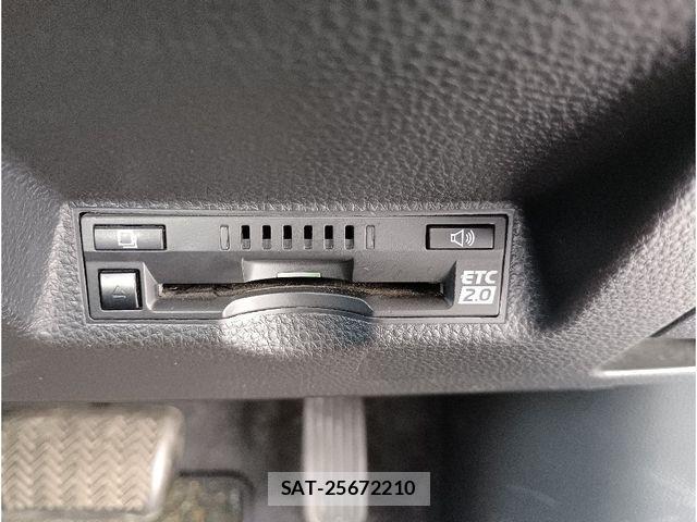 Toyota YARIS 2022-08 8039440-24