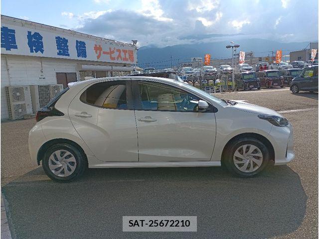 Toyota YARIS 2022-08 8039440-3