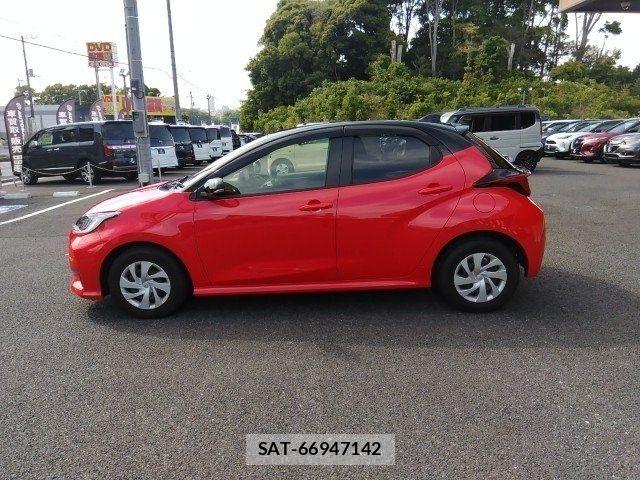 Toyota YARIS 2020-06 8039438-15