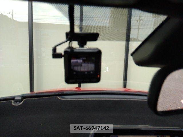 Toyota YARIS 2020-06 8039438-28