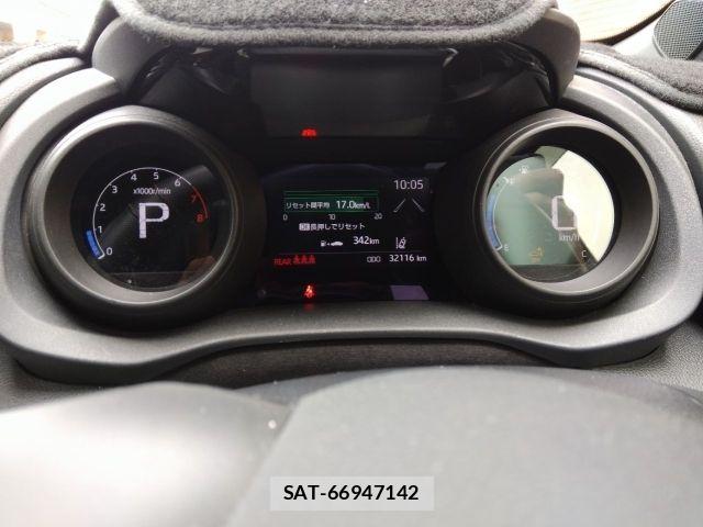 Toyota YARIS 2020-06 8039438-29