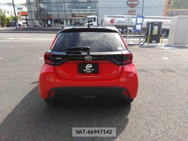 Toyota YARIS 2020-06 8039438-4