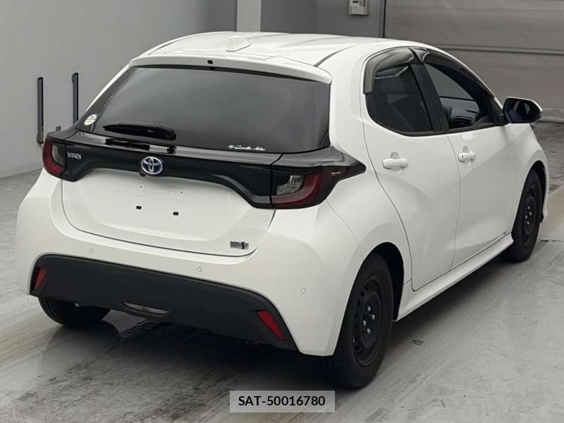 Toyota YARIS 2021-06 8053145-1