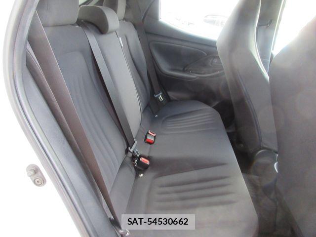 Toyota YARIS 2020-06 8076277-10