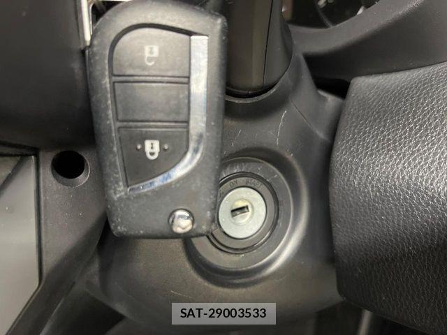 Toyota YARIS 2021-10 8076274-12