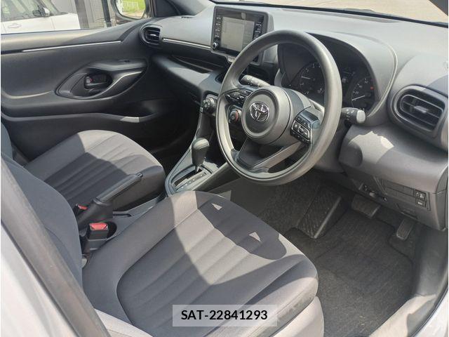Toyota YARIS 2022-02 8102958-12