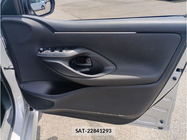 Toyota YARIS 2022-02 8102958-14