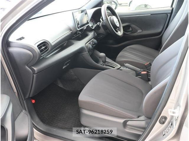 Toyota YARIS 2023-03 8102957-15