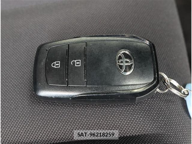 Toyota YARIS 2023-03 8102957-17