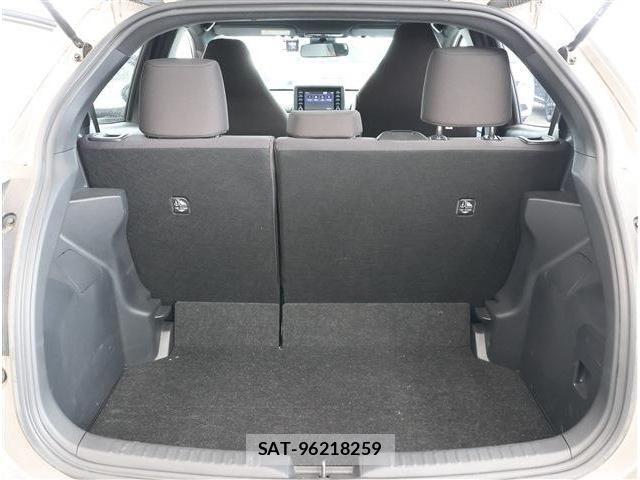 Toyota YARIS 2023-03 8102957-18