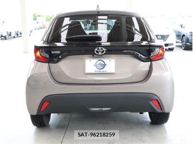 Toyota YARIS 2023-03 8102957-22