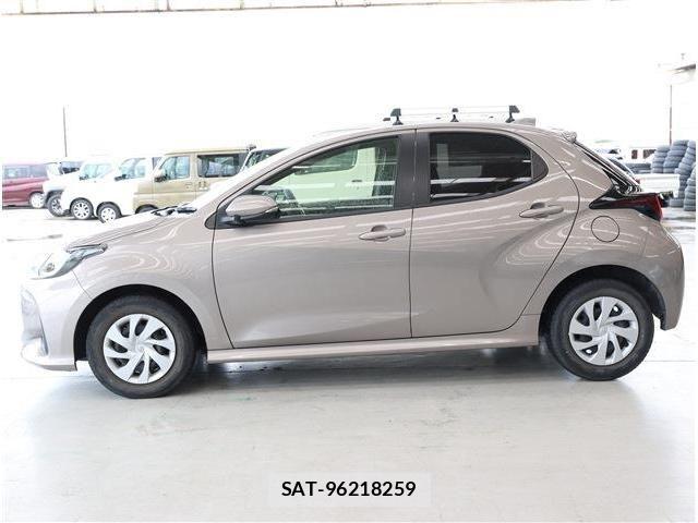 Toyota YARIS 2023-03 8102957-24
