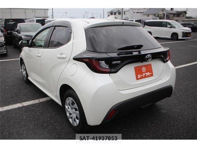 Toyota YARIS 2022-03 8102954-9