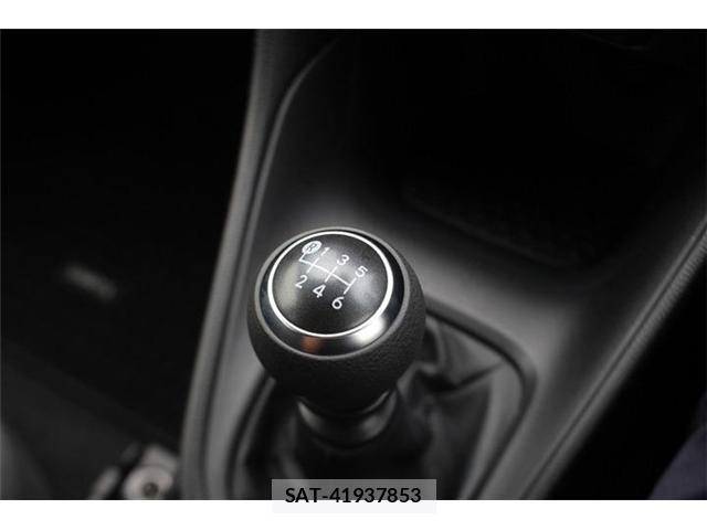 Toyota YARIS 2022-03 8102954-1