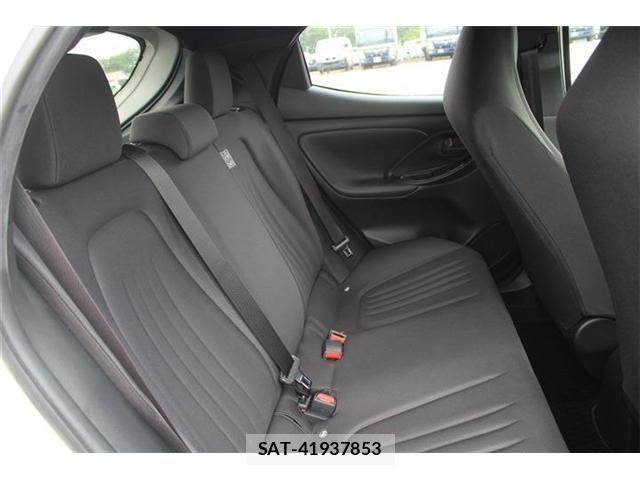 Toyota YARIS 2022-03 8102954-29