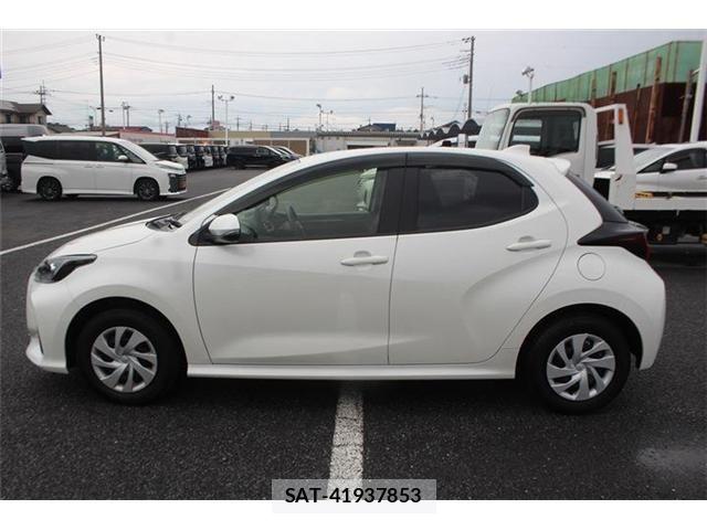 Toyota YARIS 2022-03 8102954-8