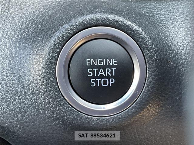 Toyota YARIS 2023-03 8102956-13