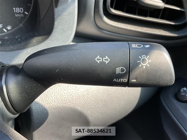 Toyota YARIS 2023-03 8102956-14