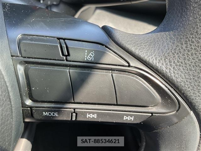 Toyota YARIS 2023-03 8102956-16