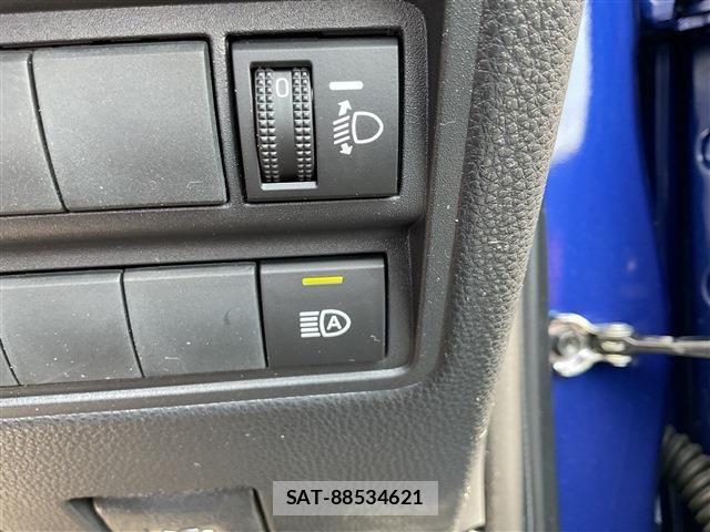Toyota YARIS 2023-03 8102956-17