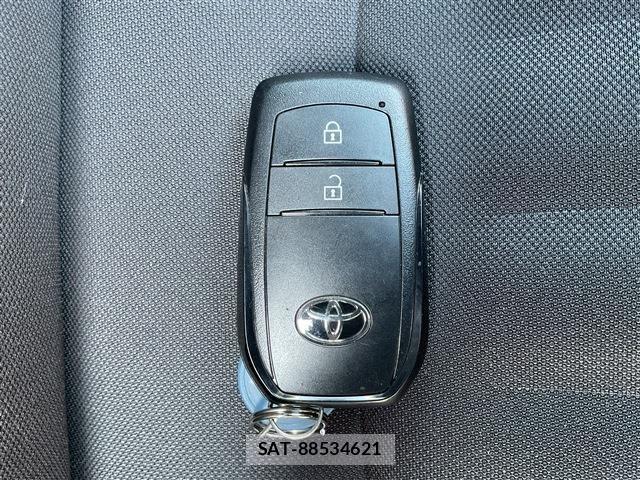 Toyota YARIS 2023-03 8102956-25