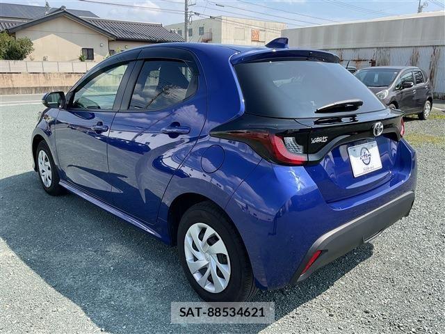 Toyota YARIS 2023-03 8102956-28