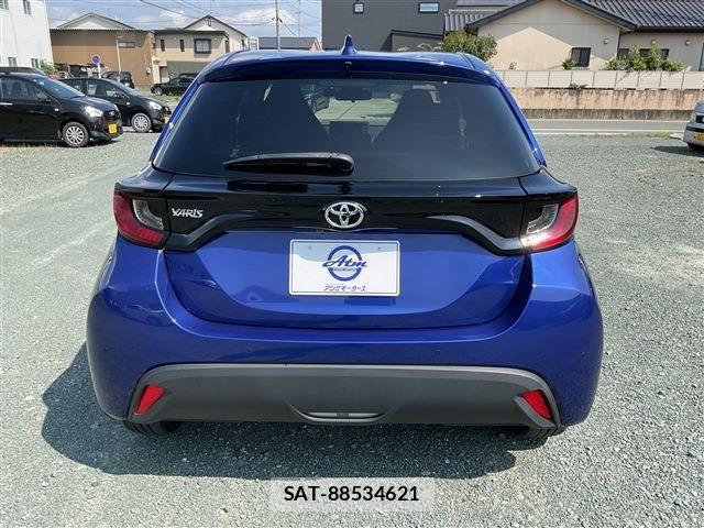 Toyota YARIS 2023-03 8102956-29