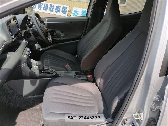 Toyota YARIS 2023-05 8102959-9