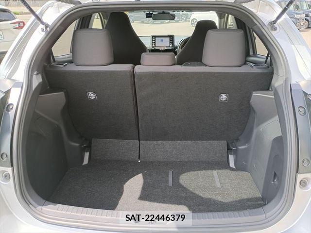 Toyota YARIS 2023-05 8102959-12