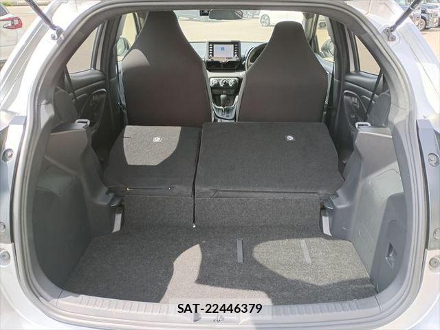 Toyota YARIS 2023-05 8102959-13
