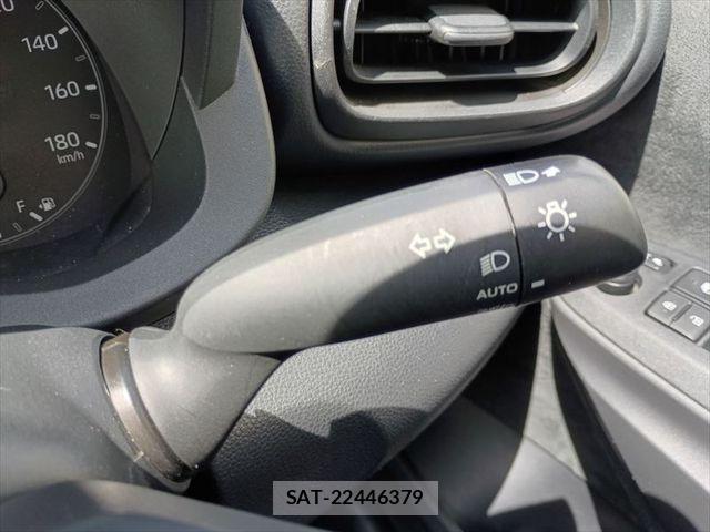 Toyota YARIS 2023-05 8102959-26