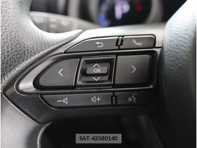 Toyota YARIS 2021-02 8102961-10