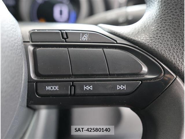 Toyota YARIS 2021-02 8102961-11