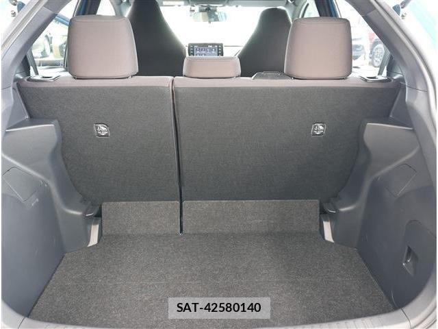 Toyota YARIS 2021-02 8102961-17