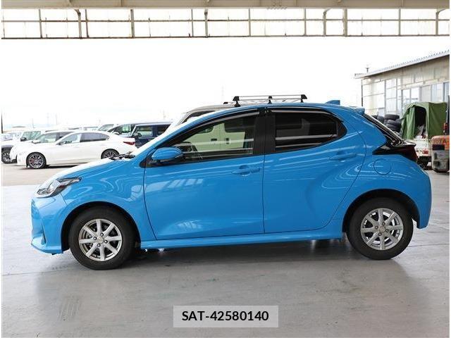 Toyota YARIS 2021-02 8102961-23