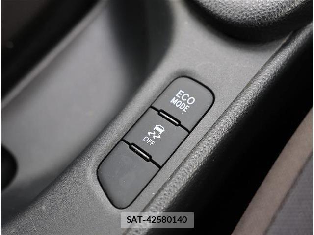 Toyota YARIS 2021-02 8102961-26